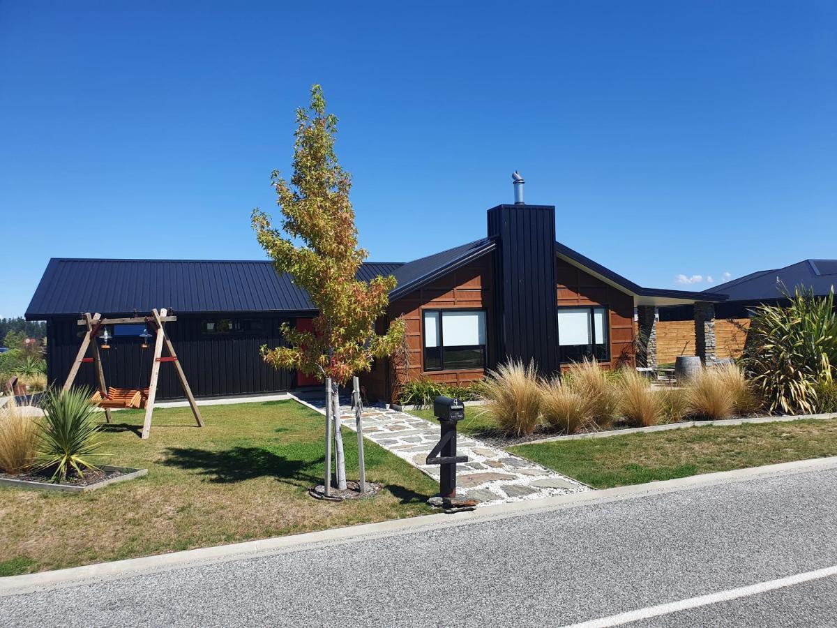 Villa Hawea Heaven: Superking Beds + Hot Tub + Mountain Wanaka Exterior foto